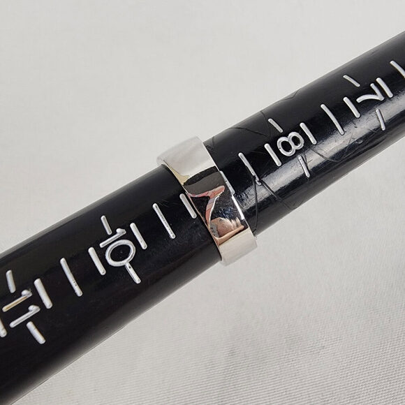 Silver & Black Faceted Stone Ring Size 9 - Picture 7 of 7